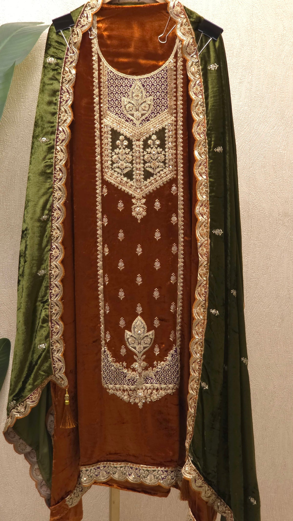Velvet -Odhni Suit 3.O