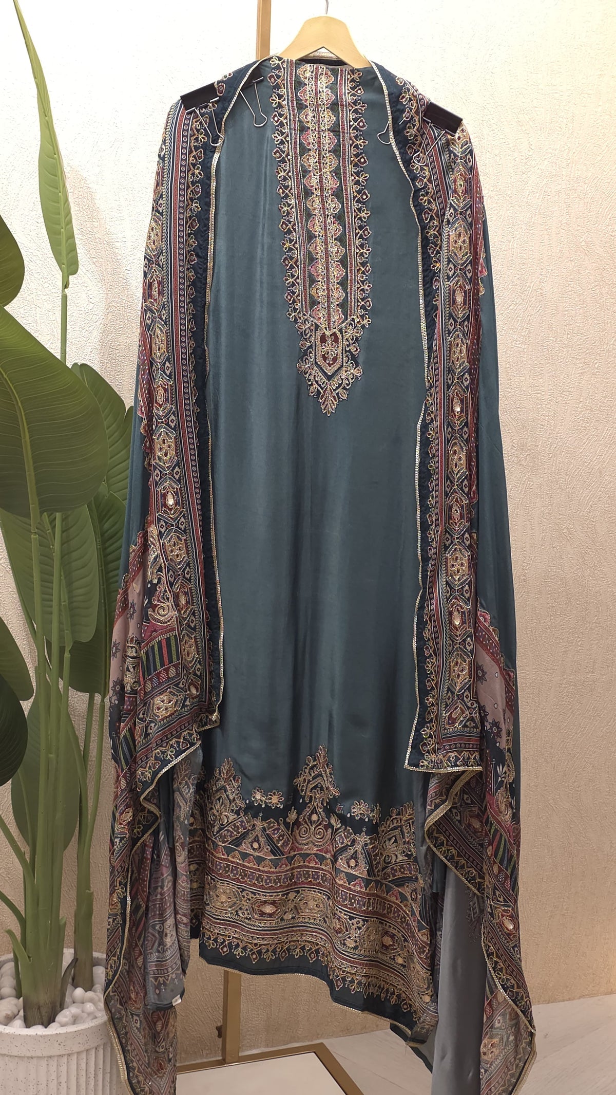 Crepe Zari-Ari Embroidery Suit 2.O