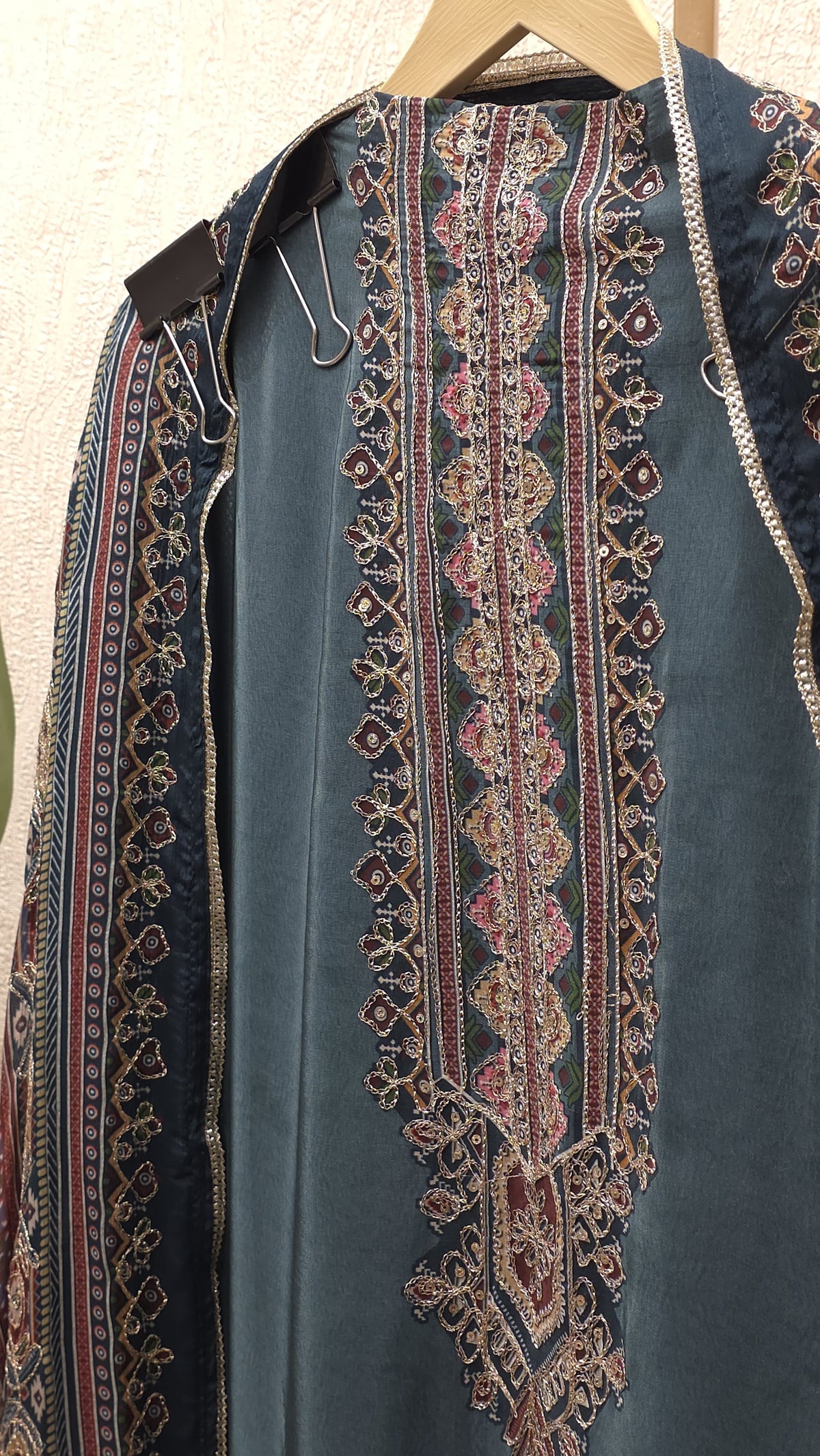 Crepe Zari-Ari Embroidery Suit 2.O