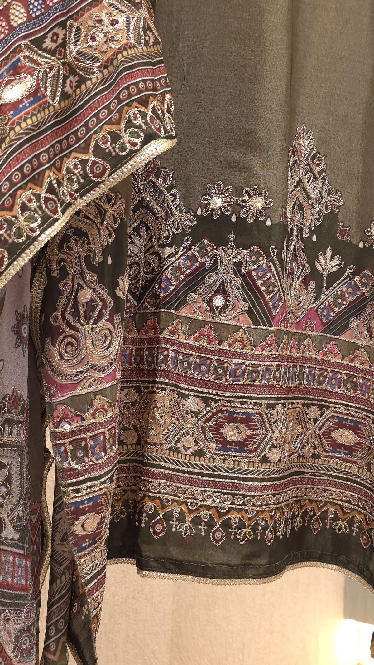 Crepe Zari-Ari Embroidery Suit 2.O