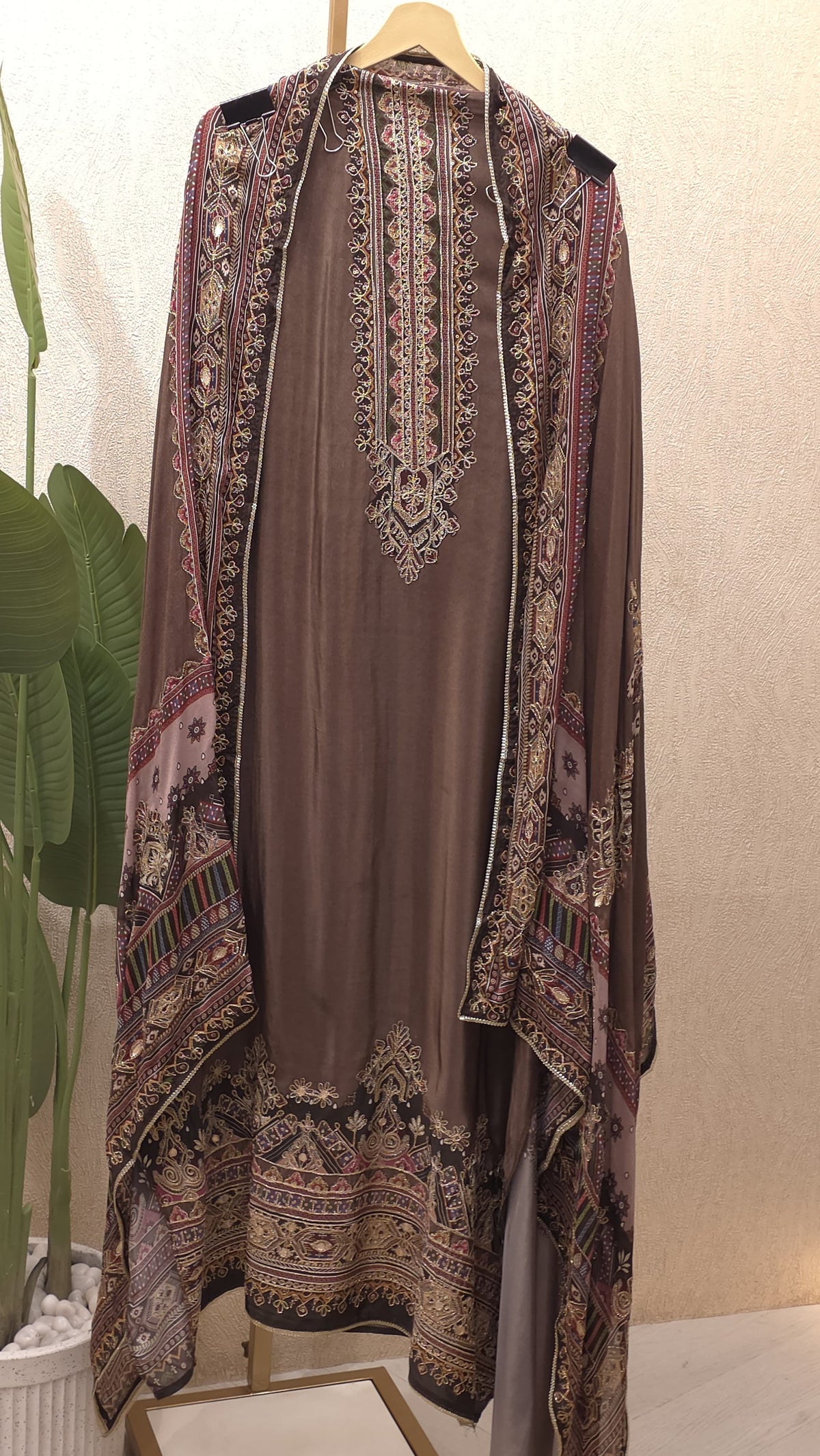 Crepe Zari-Ari Embroidery Suit 2.O