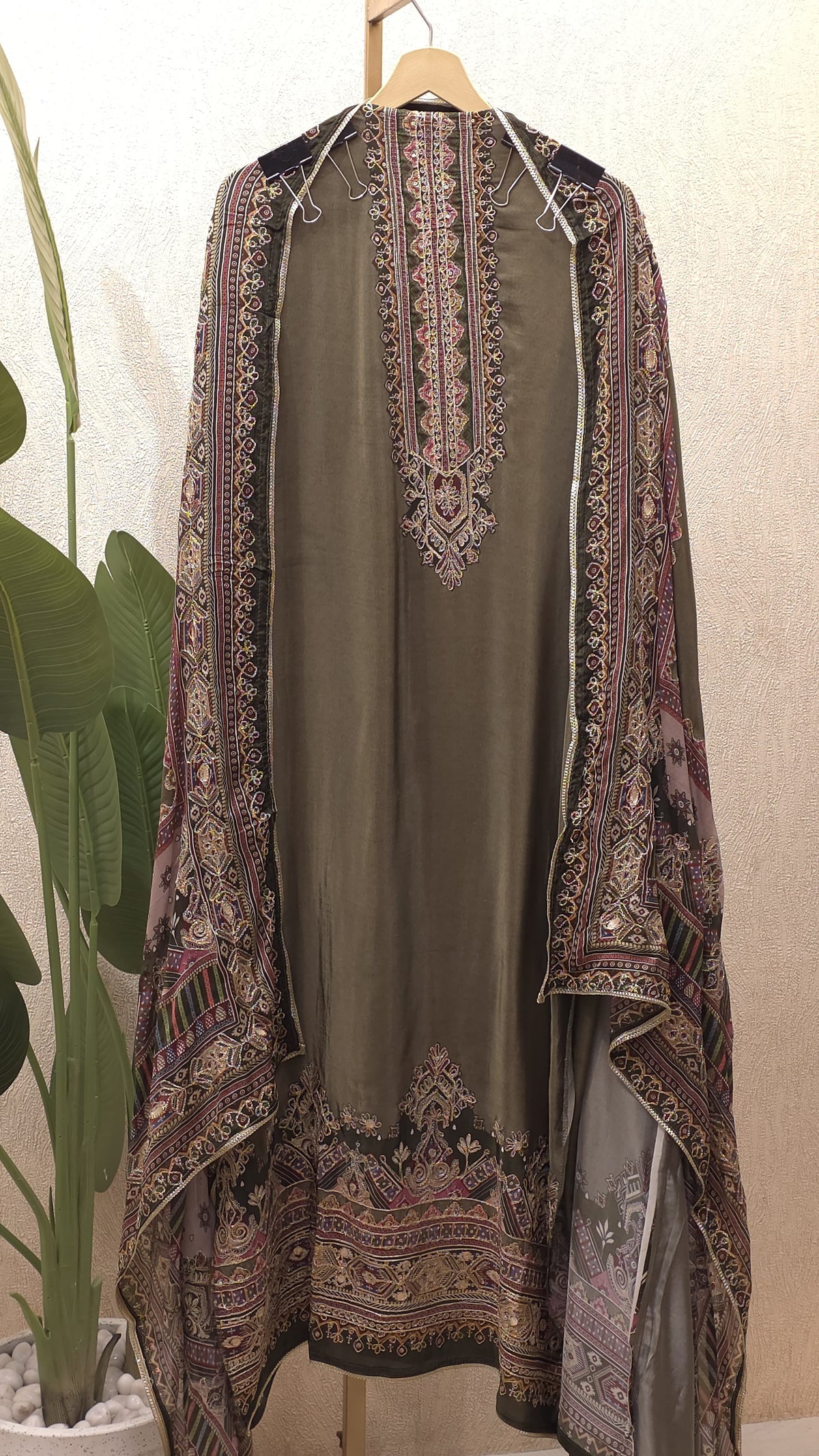 Crepe Zari-Ari Embroidery Suit 2.O