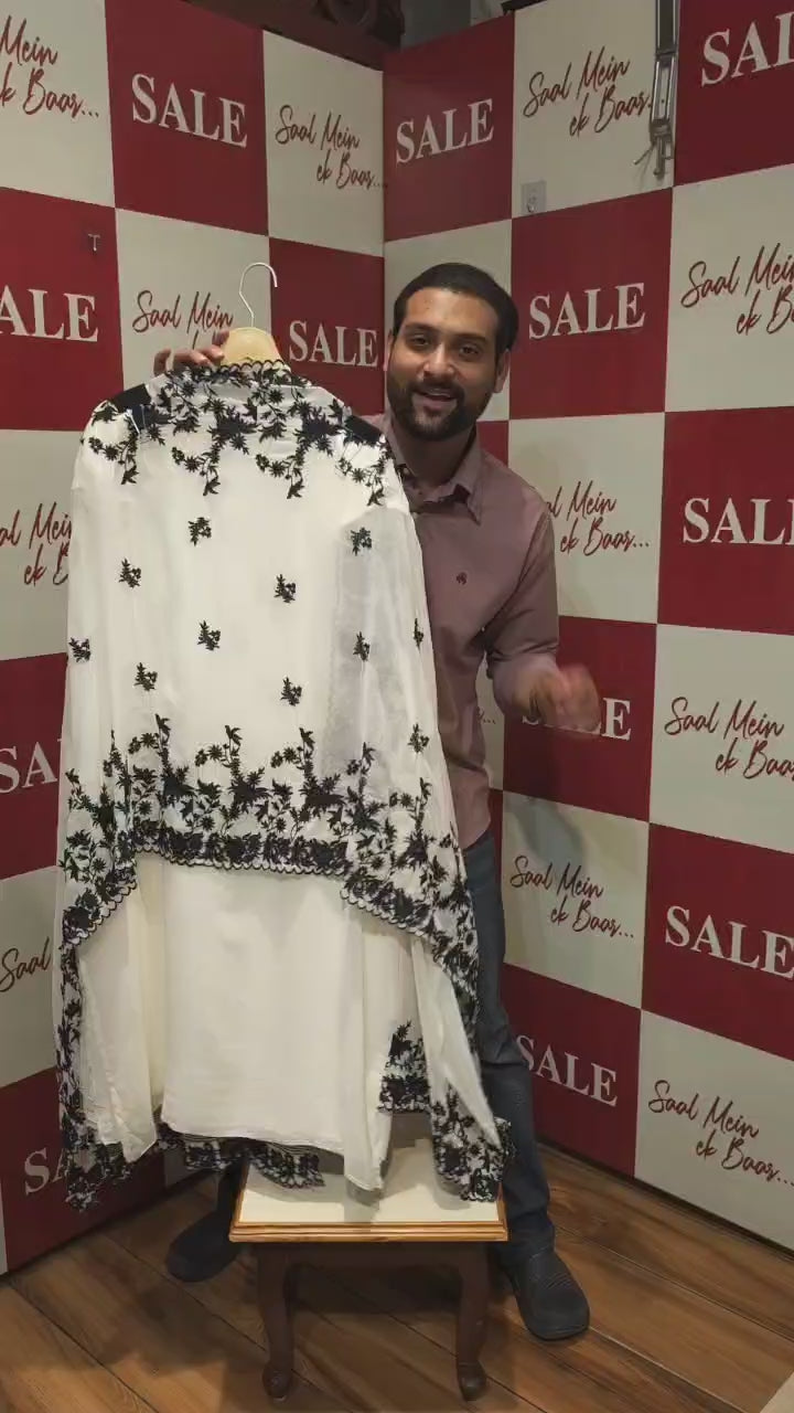 Pakistani Georgette Embroidered Suit