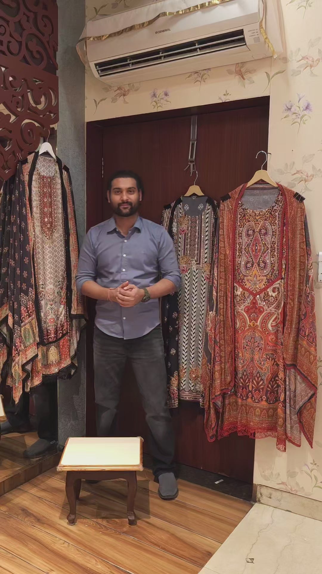 Digital Pakistani Muslin Suits – With Lace & Mirrors