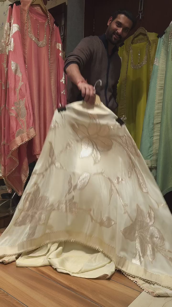 U-Neck Viral Suit with Banarasi Dupatta