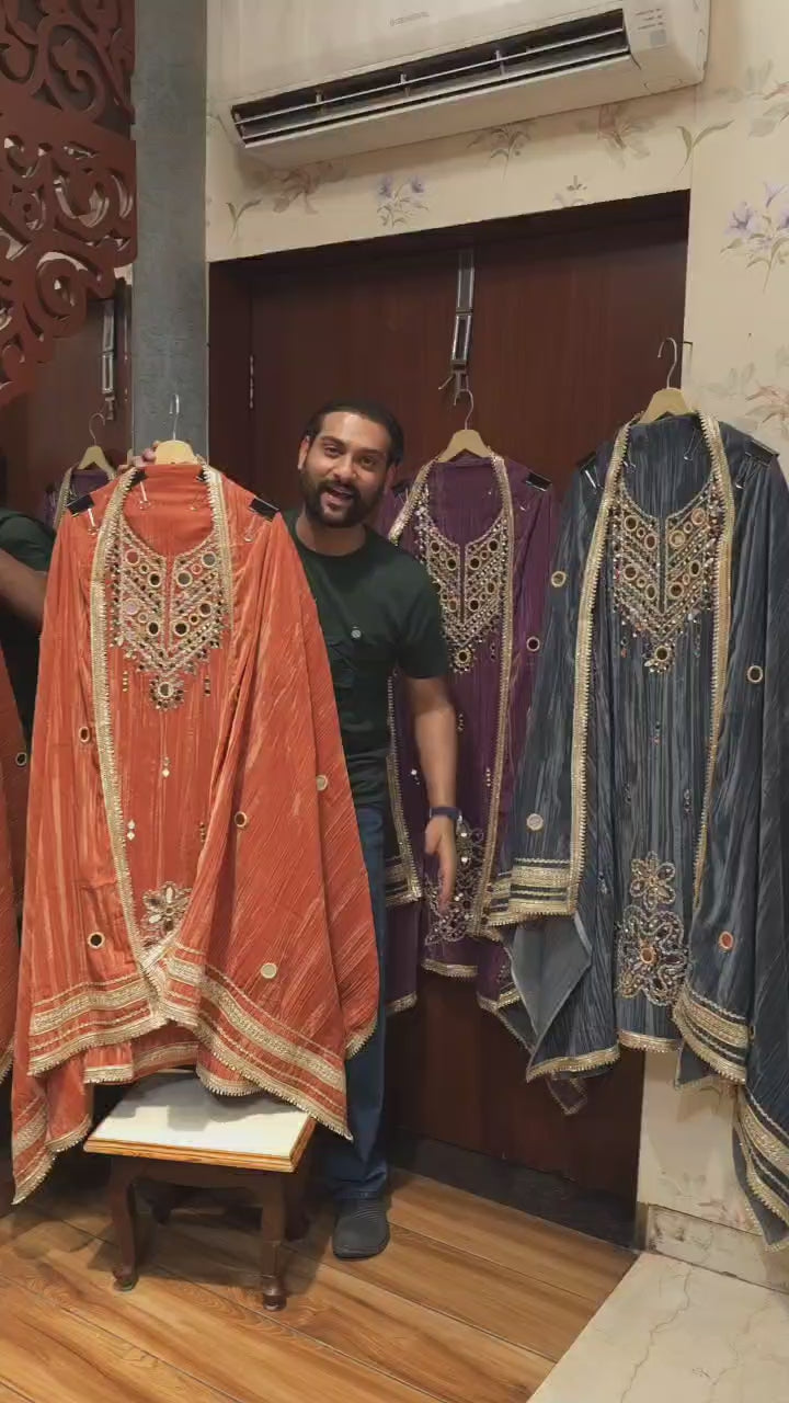 Fluted Velvet Edition in Viral Mirror Assemble