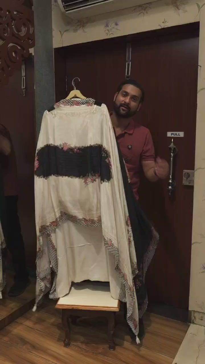 Pakistani Style Pure Muslin Suit in 2 Reverse Shades